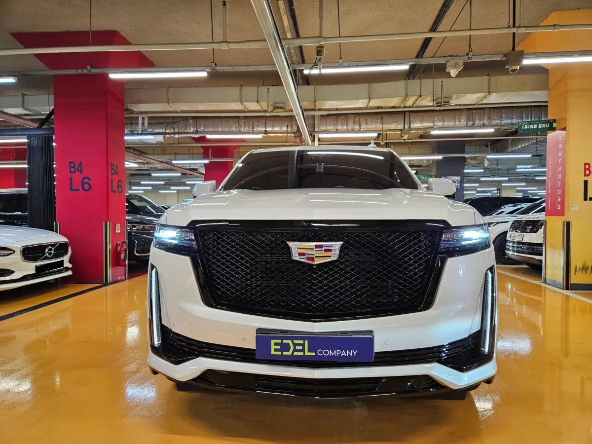Cadillac Escalade 2023 из Кореи — купить под ключ