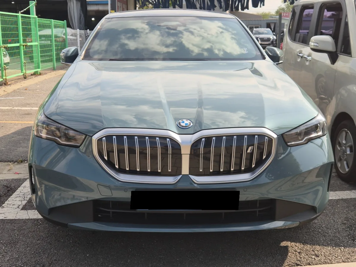 BMW i5 2023 из Кореи — купить под ключ