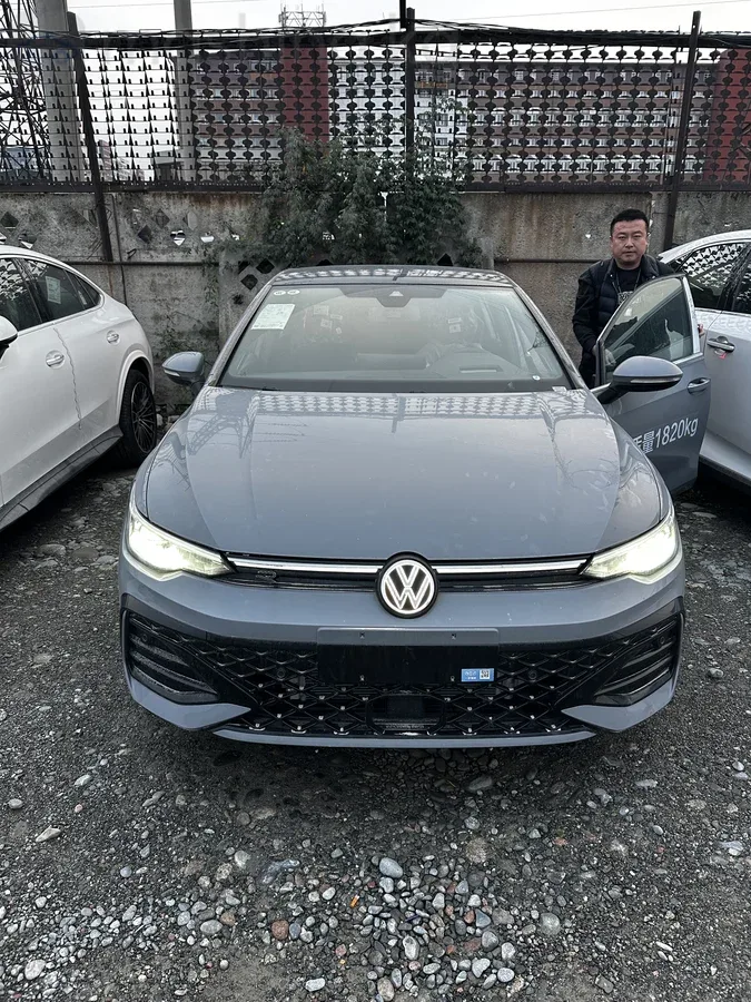 Volkswagen Golf 2026 из Киргизии — купить под ключ