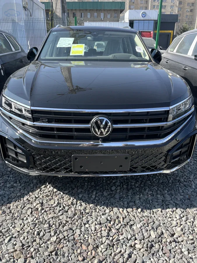 Volkswagen Touareg 2026 из Киргизии — купить под ключ