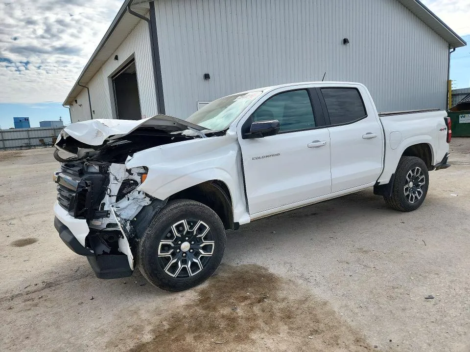 Chevrolet Colorado 2024 из США — купить под ключ