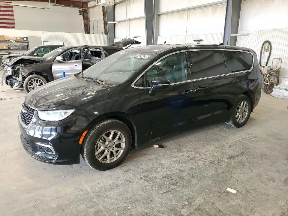 Chrysler Pacifica 2025 из США — купить под ключ