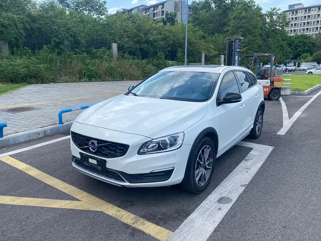 Volvo V60 2018 из Китая — купить под ключ