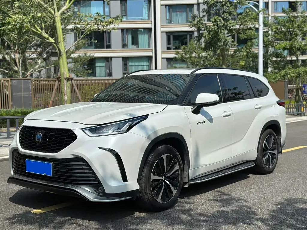 Toyota Crown Kluger 2021 из Китая — купить под ключ