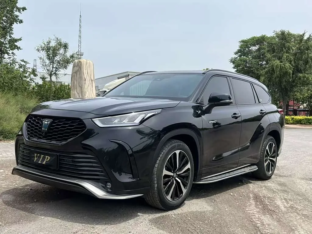 Toyota Crown Kluger 2023 из Китая — купить под ключ