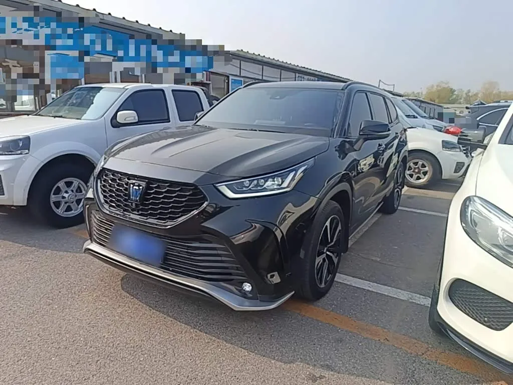 Toyota Crown Kluger 2023 из Китая — купить под ключ
