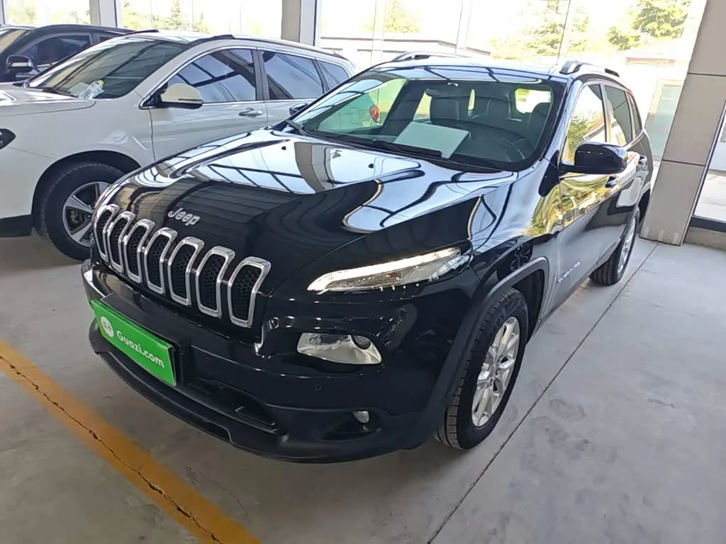 Jeep Cherokee 2016 из Китая — купить под ключ