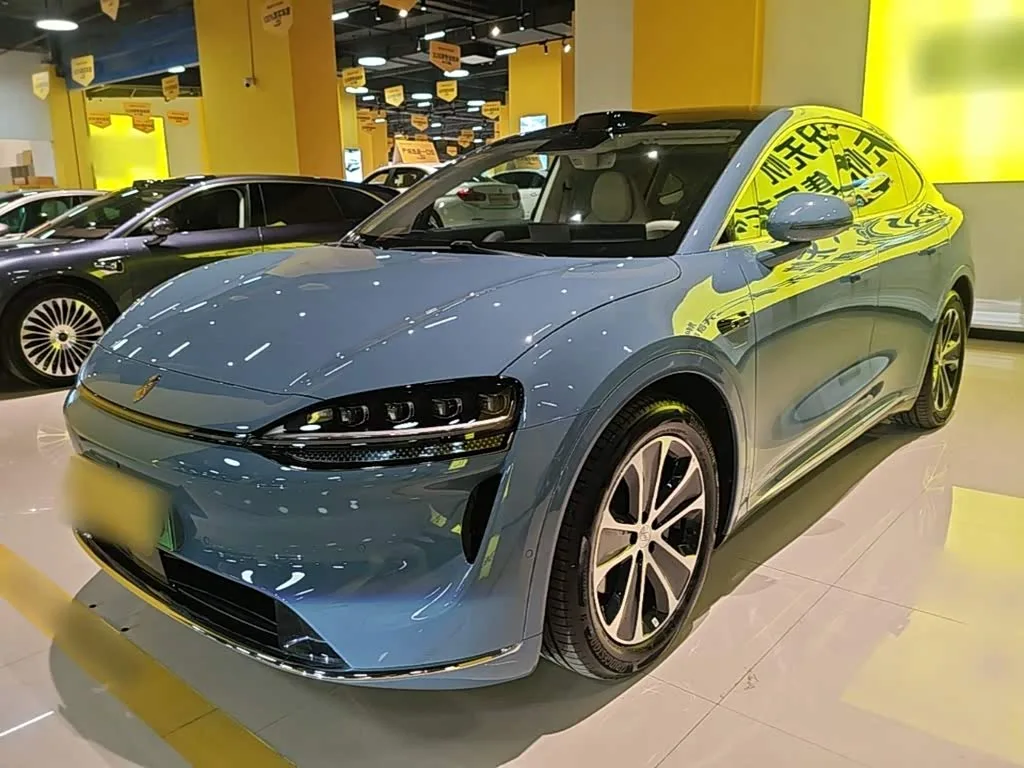 Luxeed R7 2025 из Китая — купить под ключ