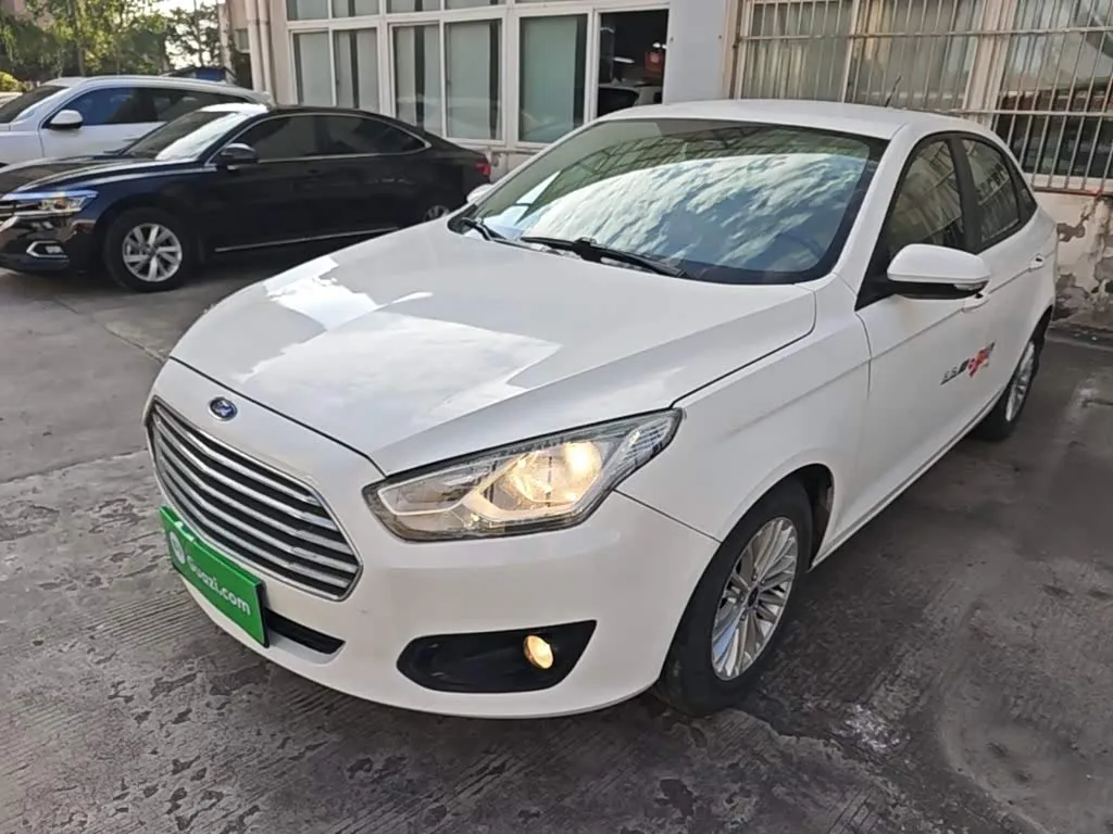 Ford Escort 2016 из Китая — купить под ключ