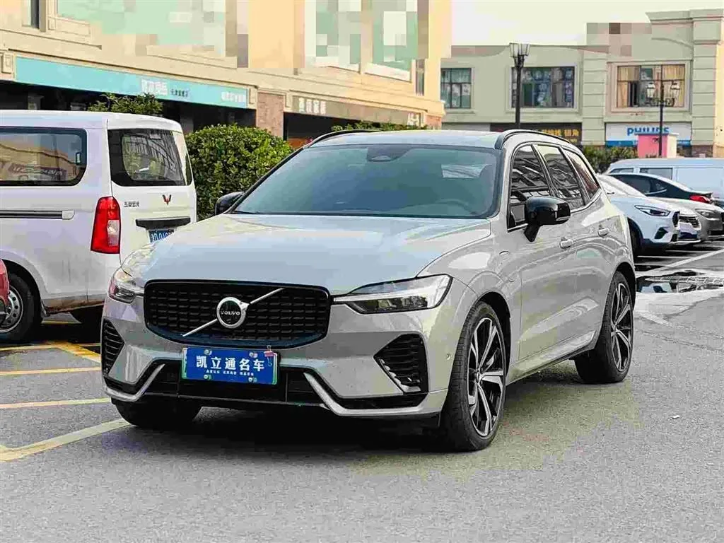 Volvo XC60 Hybrid 2023 из Китая — купить под ключ