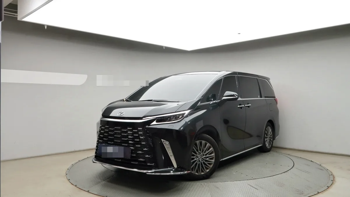 Lexus LM 2025 из Кореи — купить под ключ