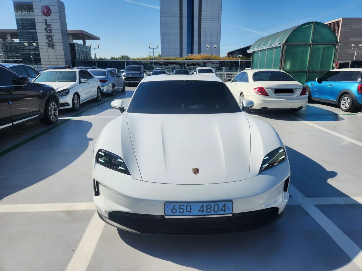 Porsche Taycan 2025 из Кореи — купить под ключ
