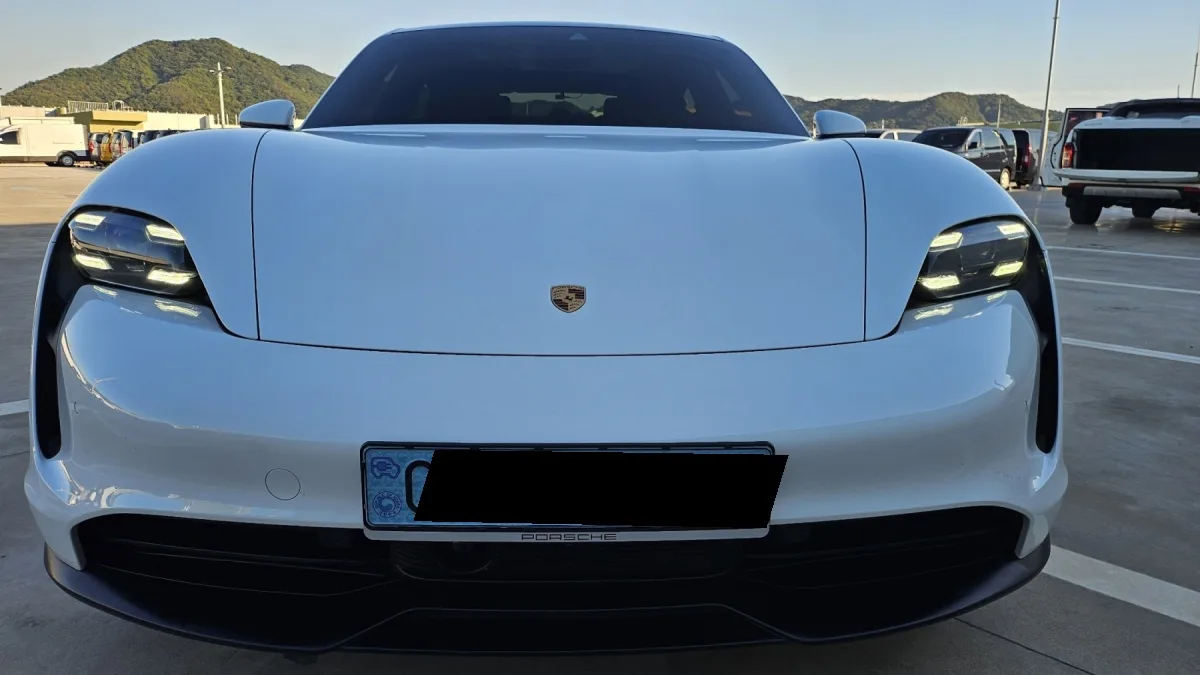 Porsche Taycan 2023 из Кореи — купить под ключ