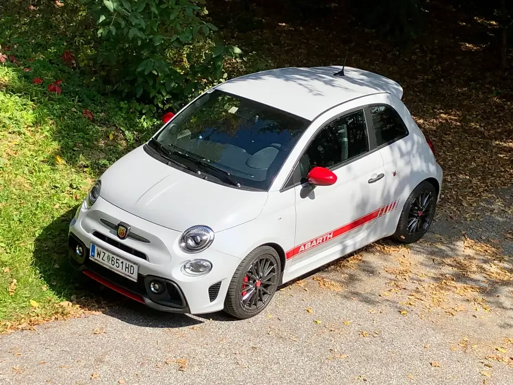 Abarth 695 2022 из Европы — купить под ключ