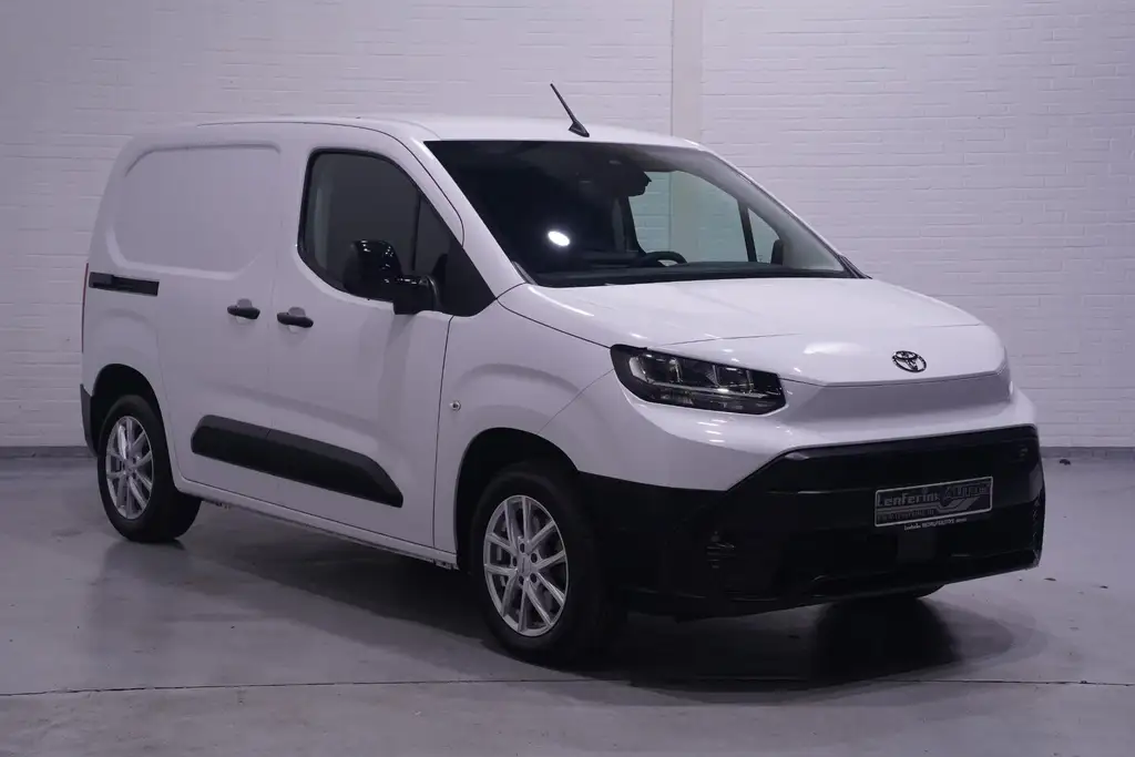 Toyota Proace City 2024 из Европы — купить под ключ