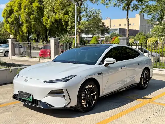Geely Galaxy E8 2024 из Китая — купить под ключ
