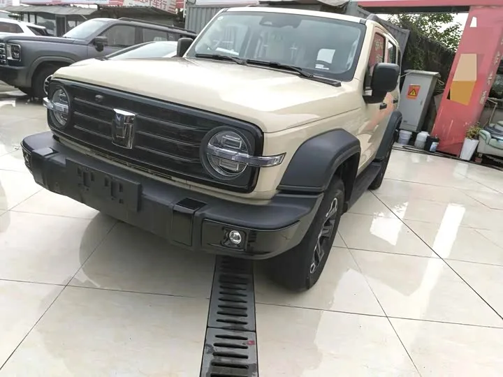 Tank 300 Hybrid 2025 из Китая — купить под ключ