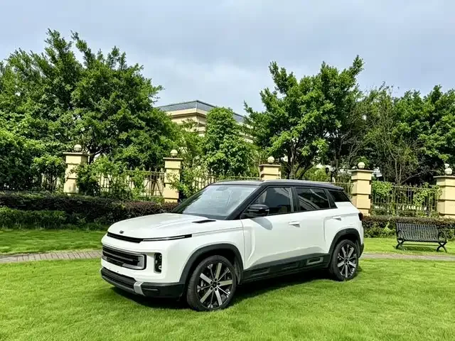 Geely Icon 2023 из Китая — купить под ключ