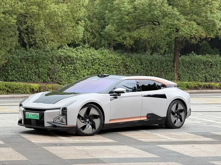 HiPhi Z 2023 из Китая — купить под ключ