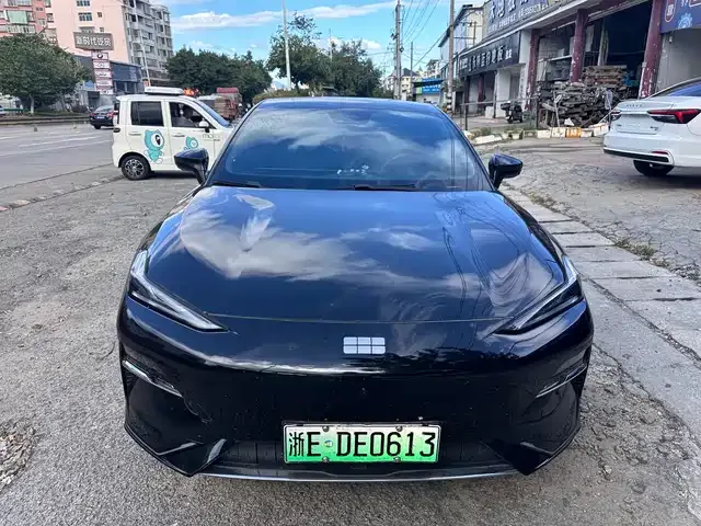 Geely Galaxy E8 2024 из Китая — купить под ключ