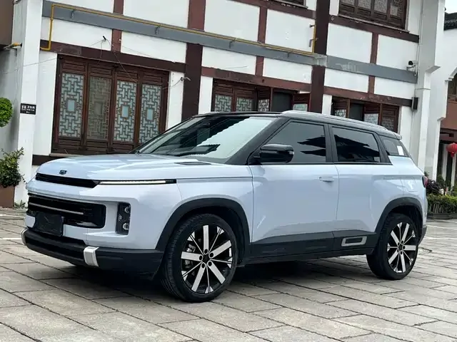 Geely Icon 2023 из Китая — купить под ключ