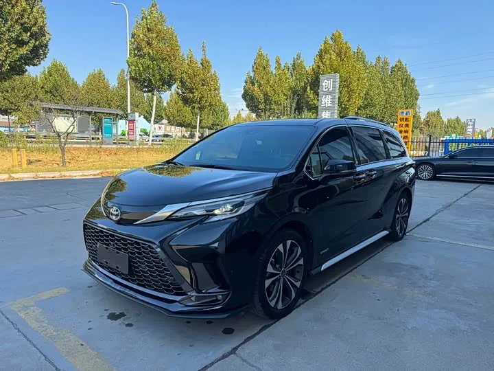 Toyota Granvia 2024 из Китая — купить под ключ
