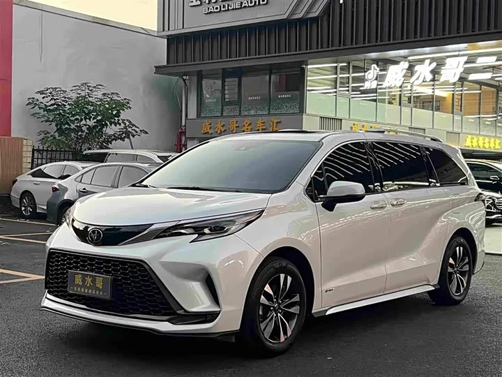 Toyota Granvia 2024 из Китая — купить под ключ