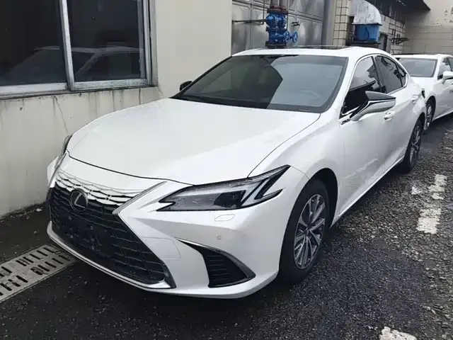 Lexus ES 2025 из Китая — купить под ключ