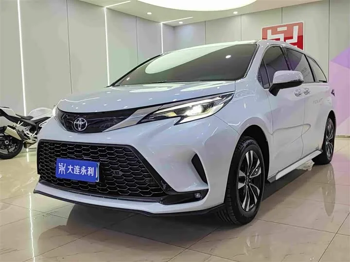 Toyota Granvia 2024 из Китая — купить под ключ