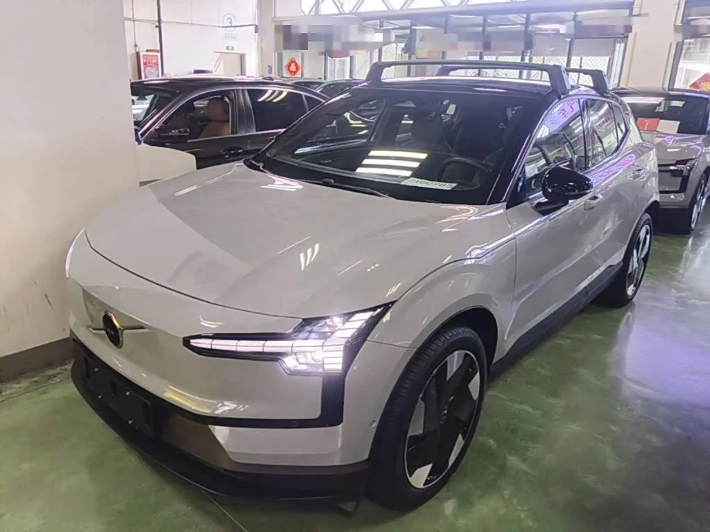 Volvo EX30 2024 из Китая — купить под ключ