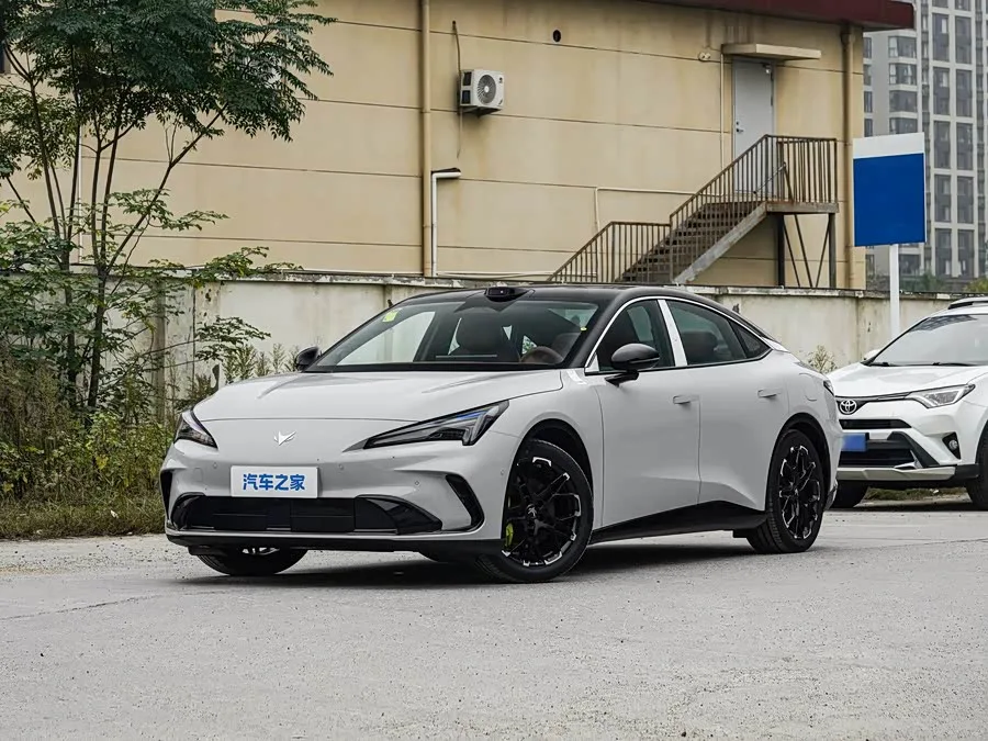 BAIC Arcfox Alpha S5 2027 из Китая — купить под ключ