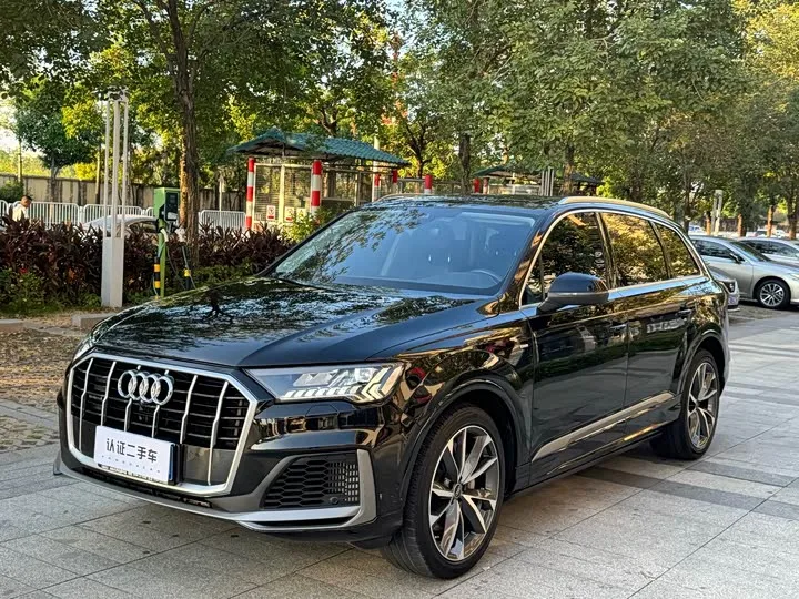Audi Q7 2023 из Китая — купить под ключ