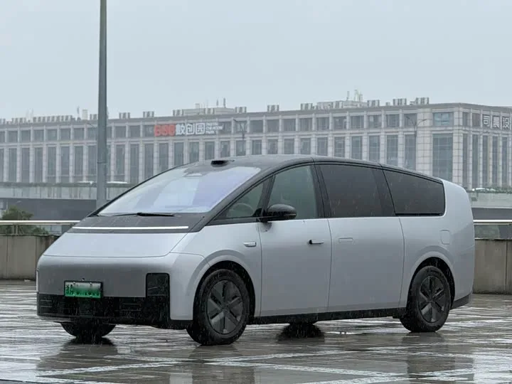 LiXiang Mega 2025 из Китая — купить под ключ