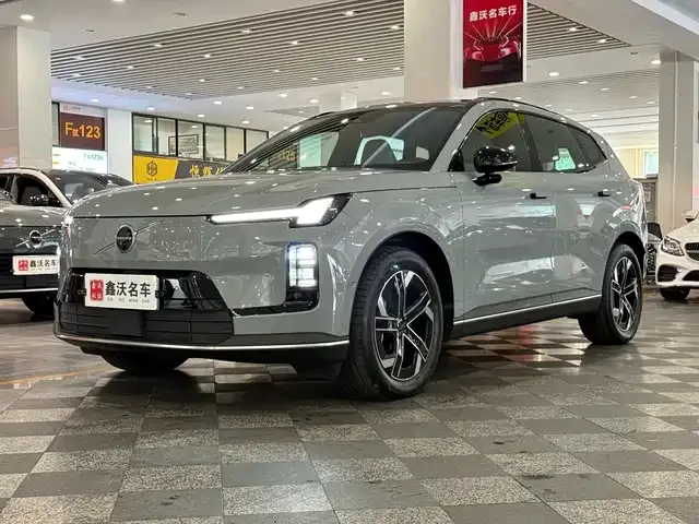 Volvo XC70 Hybrid 2026 из Китая — купить под ключ