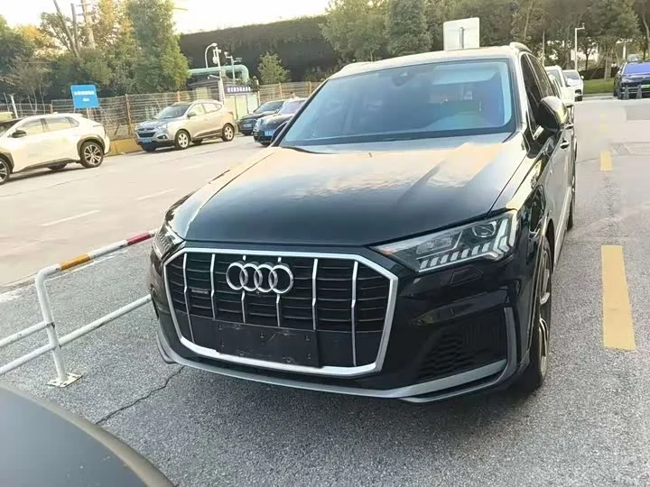 Audi Q7 2023 из Китая — купить под ключ