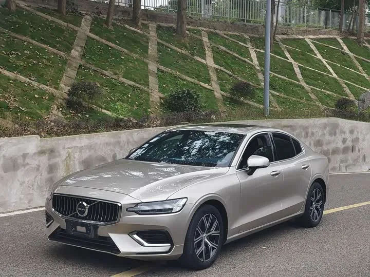 Volvo S60 2023 из Китая — купить под ключ