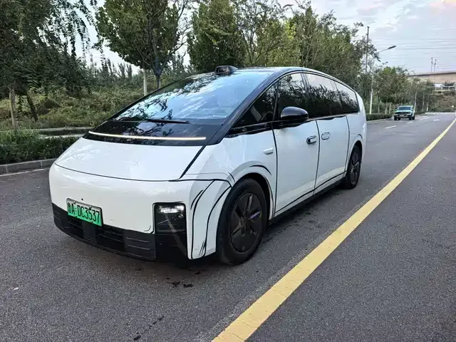 LiXiang Mega 2025 из Китая — купить под ключ