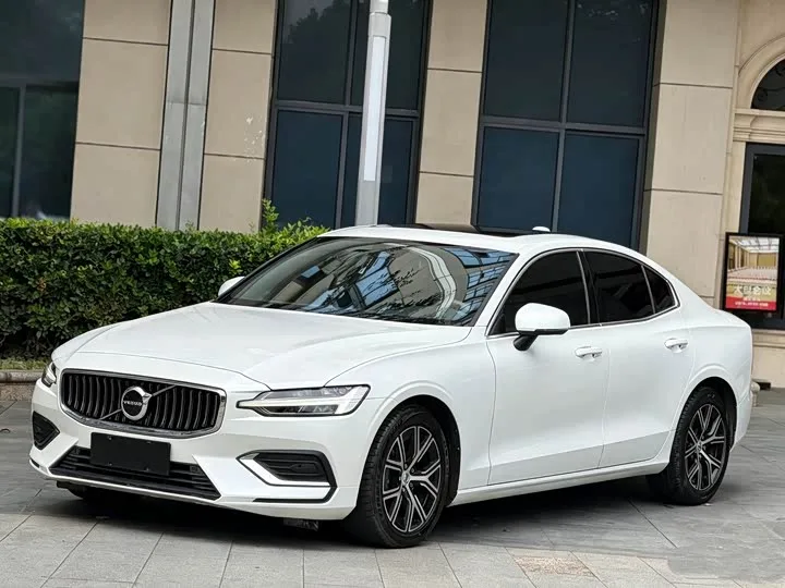 Volvo S60 2023 из Китая — купить под ключ