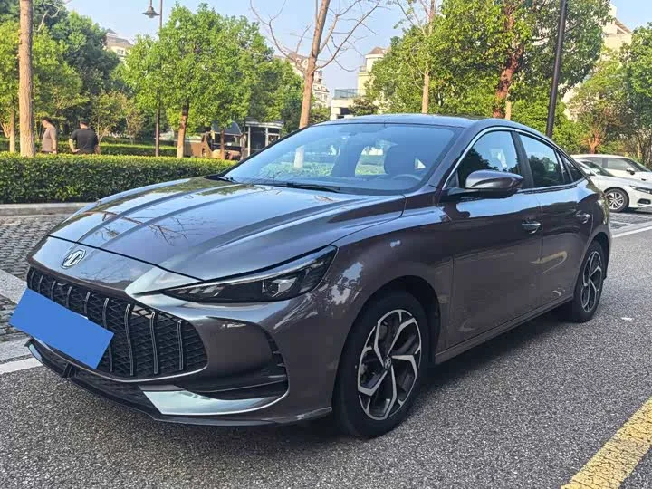 MG Motor 5 2025 из Китая — купить под ключ