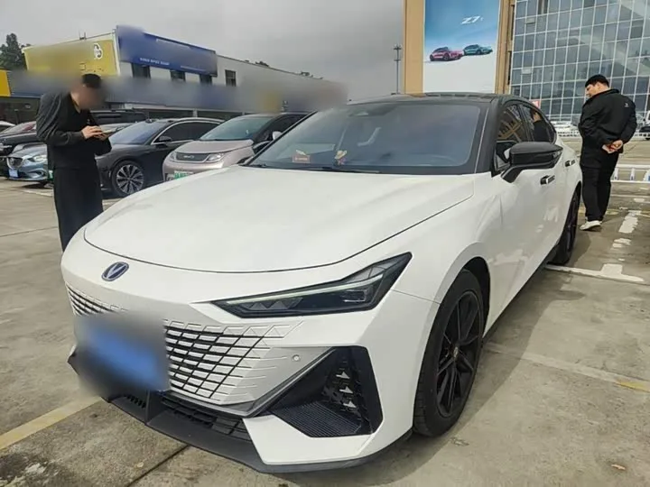 Changan UNI-V 2023 из Китая — купить под ключ