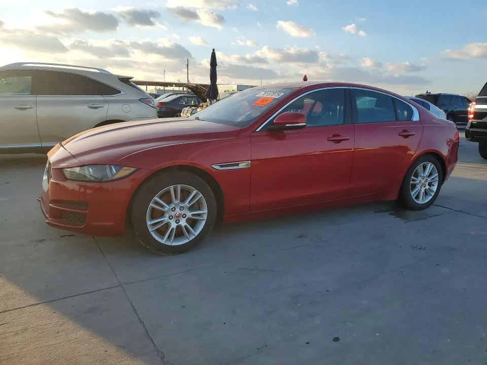 Jaguar XE PREMIUM 2018 из США — купить под ключ