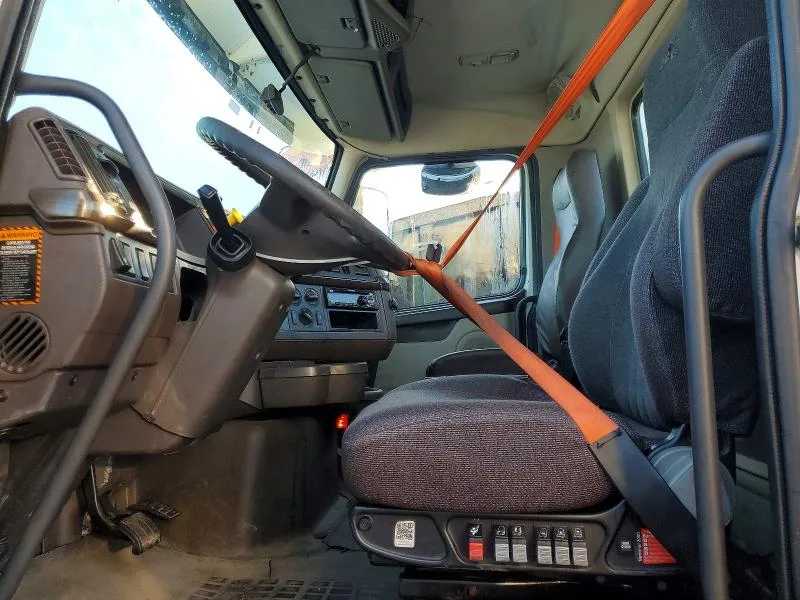 Volvo VNL 2016 из США — купить под ключ