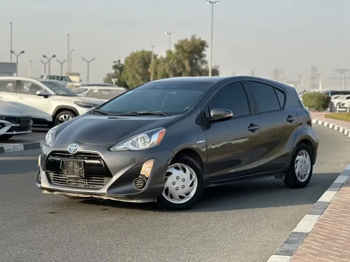 Toyota Prius c 2015 из ОАЭ — купить под ключ