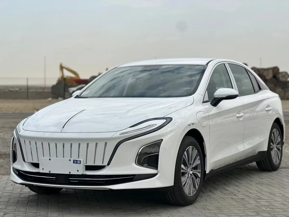Hongqi E-QM5 2024 из ОАЭ — купить под ключ