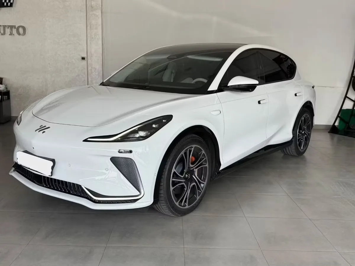 IM Motors (Zhiji) LS7 2025 из ОАЭ — купить под ключ