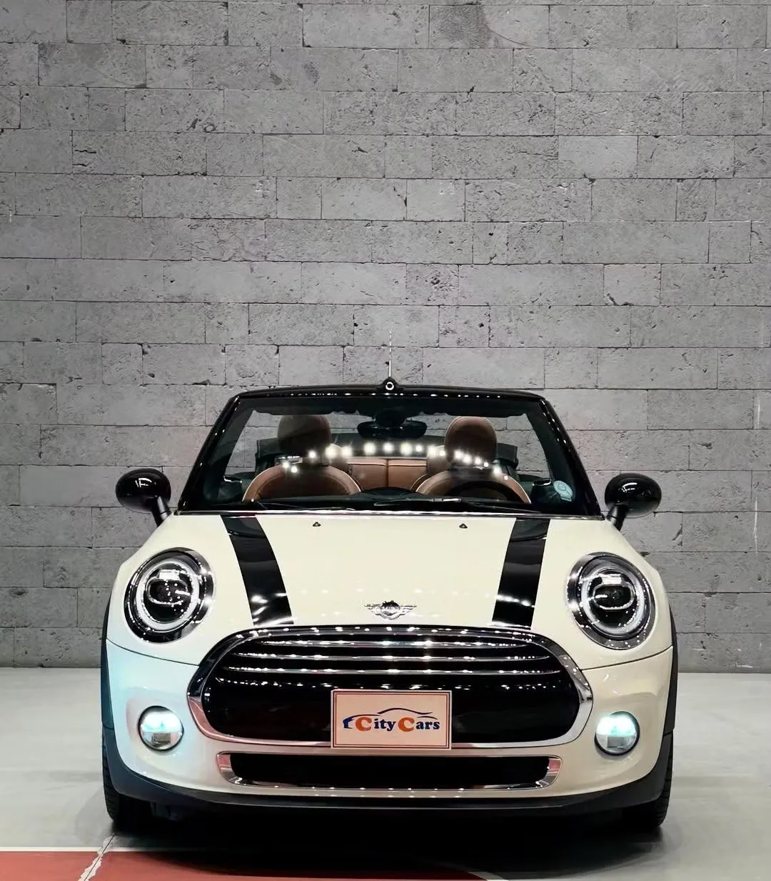 Mini Cabrio 2019 из ОАЭ — купить под ключ