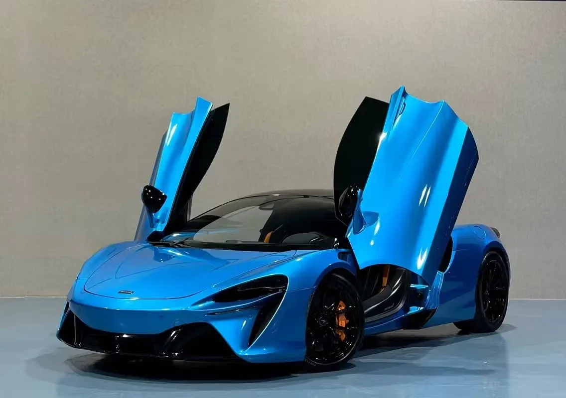 Mclaren Artura 2023 из ОАЭ — купить под ключ