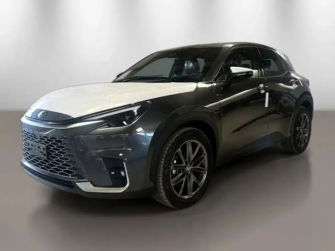 Lexus LBX 2025 из ОАЭ — купить под ключ