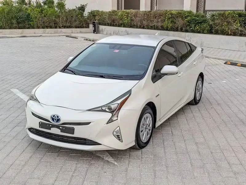 Toyota Prius 2017 из ОАЭ — купить под ключ