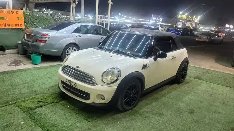 Mini Cabrio 2013 из ОАЭ — купить под ключ